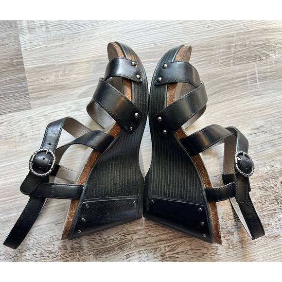 Dansko Shoes - Dansko : black Frida sandals